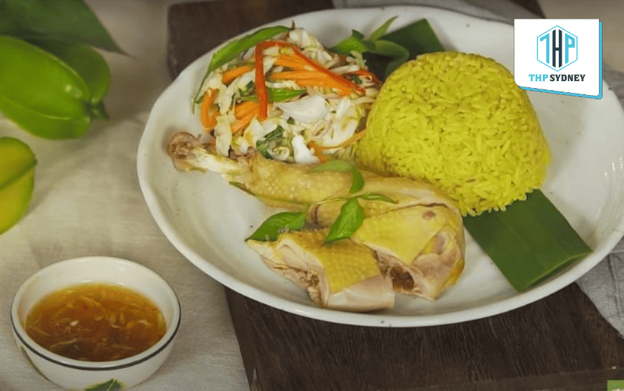 Cơm gà xé Phú Yên dẻo cơm, ngọt thịt