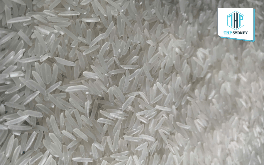 Phân biệt gạo ST25 thật giả qua hình dáng hạt gạo