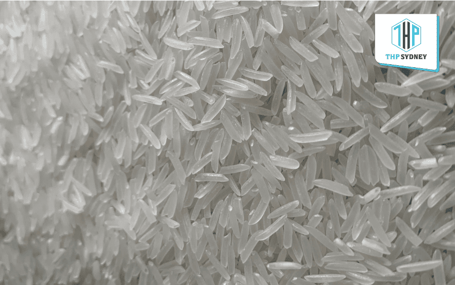 Hạt gạo ST25 có độ đồng đều cao, thon dài, trắng trong